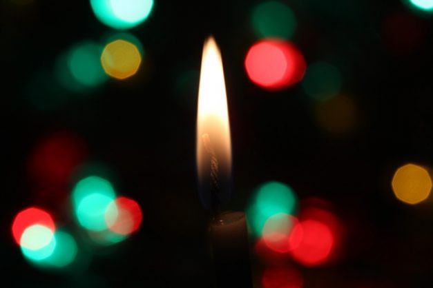Les deseamos unas felices fiestas junto a su familia y seres queridos, y los mejores deseos para este nuevo año 2021