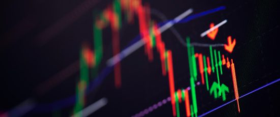 Acciones caen ante decepcionantes ganancias de empresas tecnológicas