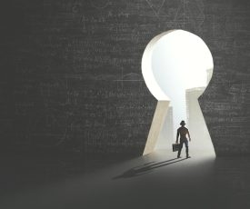 Una complicada normalización