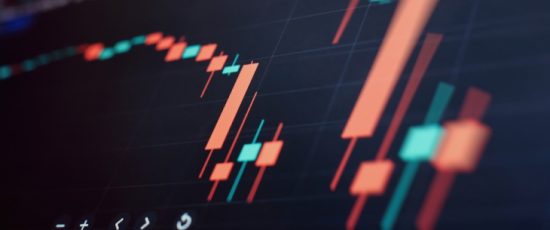 Mercados comienzan la última semana del mes a la baja
