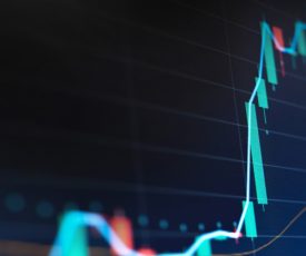 Mercados buscan rumbo mientras tasas se mantienen al alza