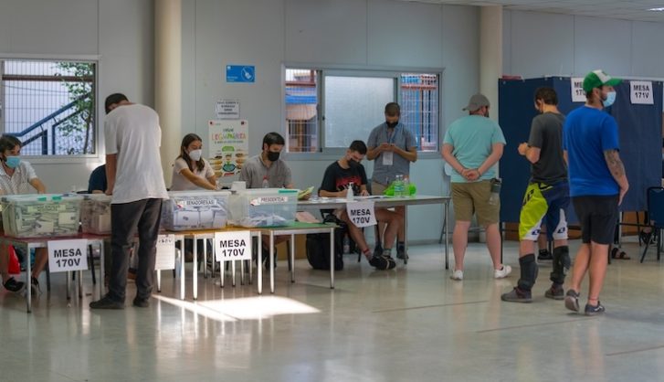 ELEIÇÕES NA AMÉRICA LATINA: OSCILAÇÕES POLÍTICAS