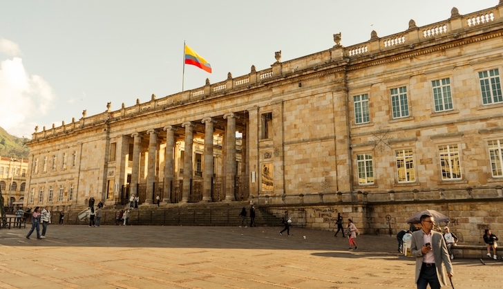 Colombia: oposición gana terreno en elecciones